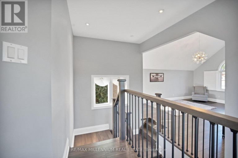 4165 CREDIT POINT DRIVE, Mississauga (East Credit), Ontario, L5M3K3