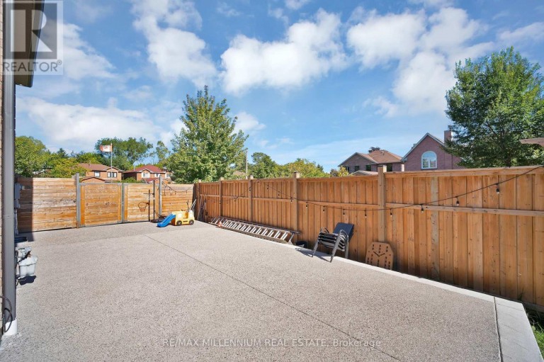 4165 CREDIT POINT DRIVE, Mississauga (East Credit), Ontario, L5M3K3