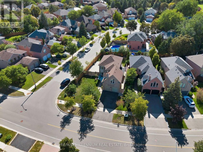 4165 CREDIT POINT DRIVE, Mississauga (East Credit), Ontario, L5M3K3