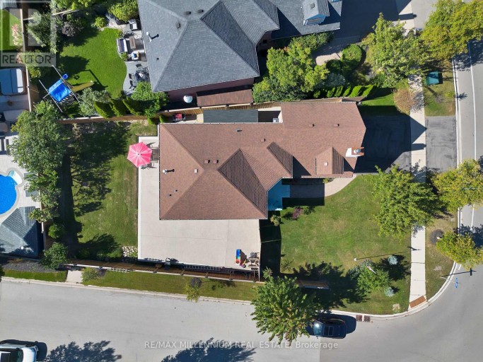 4165 CREDIT POINT DRIVE, Mississauga (East Credit), Ontario, L5M3K3