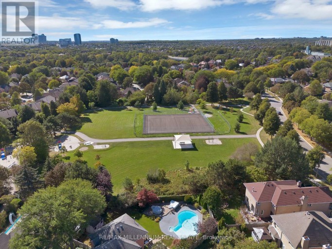 4165 CREDIT POINT DRIVE, Mississauga (East Credit), Ontario, L5M3K3
