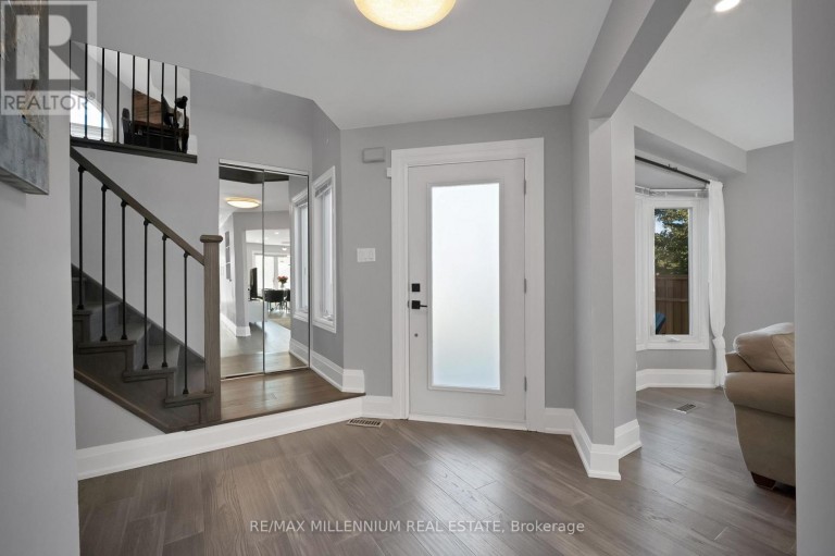 4165 CREDIT POINT DRIVE, Mississauga (East Credit), Ontario, L5M3K3