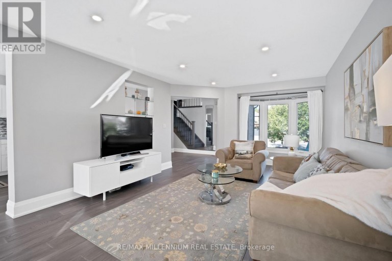 4165 CREDIT POINT DRIVE, Mississauga (East Credit), Ontario, L5M3K3