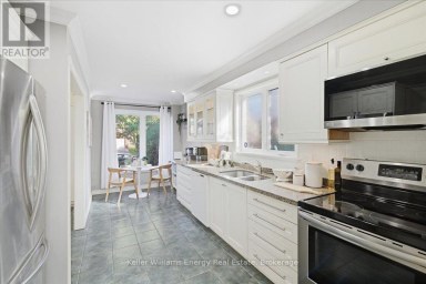 1569 GETA CIRCLE Pickering (Village East) Ontario photo 2