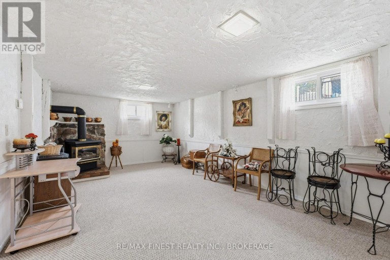 746 LAIDLAW CRESCENT, Kingston (South of Taylor-Kidd Blvd), Ontario, K7M5M5