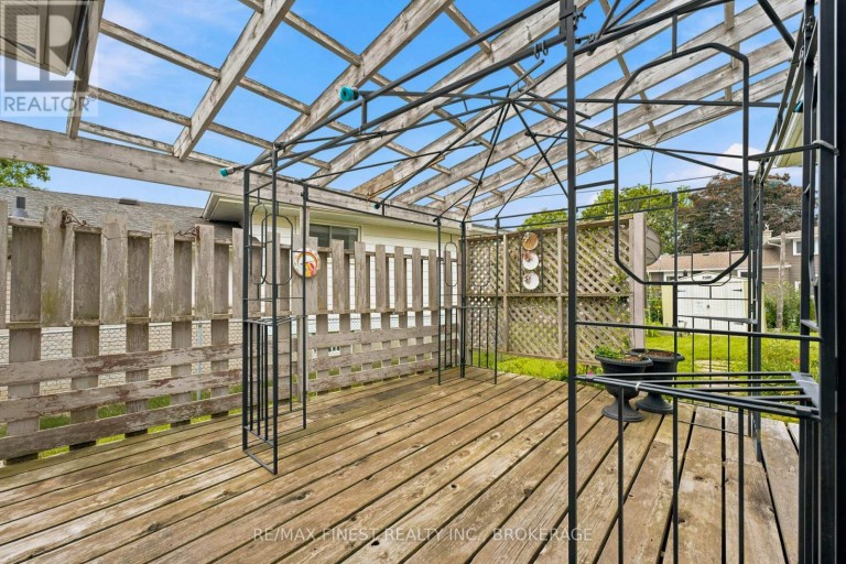 746 LAIDLAW CRESCENT, Kingston (South of Taylor-Kidd Blvd), Ontario, K7M5M5