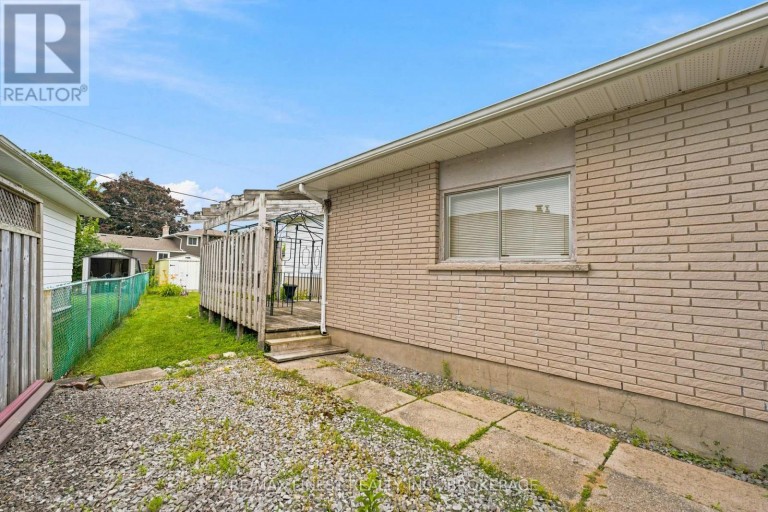 746 LAIDLAW CRESCENT, Kingston (South of Taylor-Kidd Blvd), Ontario, K7M5M5