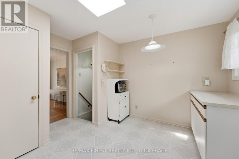 746 LAIDLAW CRESCENT, Kingston (South of Taylor-Kidd Blvd), Ontario, K7M5M5