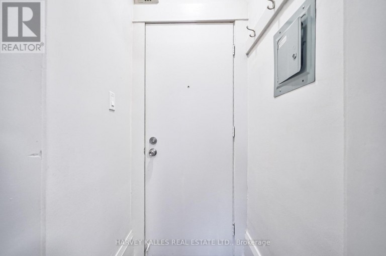 3 - 1074 ST CLAIR AVENUE W, Toronto (Oakwood Village), Ontario, M6E3H3