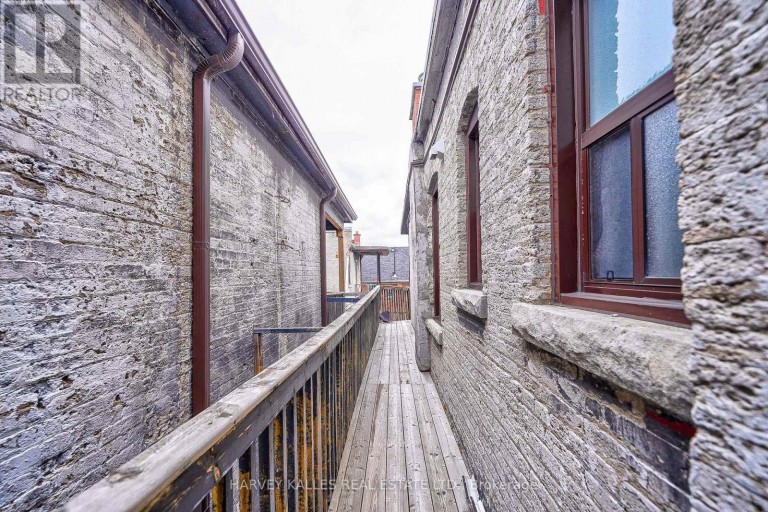 3 - 1074 ST CLAIR AVENUE W, Toronto (Oakwood Village), Ontario, M6E3H3