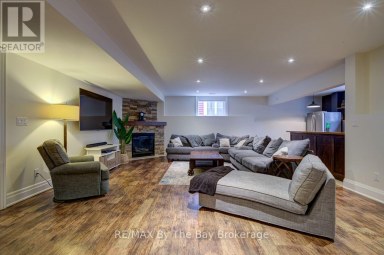 101 STANLEY STREET Collingwood Ontario photo 36