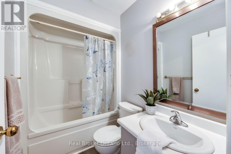 23 MANN STREET, Clarington (Bowmanville), Ontario, L1C4R1