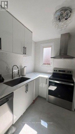 UPPER - 370 SPADINA ROAD, Toronto (Forest Hill South), Ontario, M5P2V8