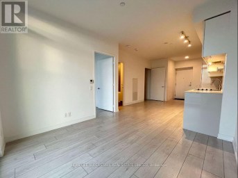 3801 - 950 PORTAGE PARKWAY Vaughan (Vaughan Corporate Centre) Ontario photo 3
