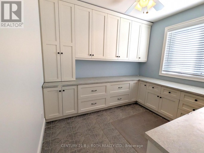 888 INNISFIL BEACH ROAD, Innisfil (Alcona), Ontario, L9S2C2