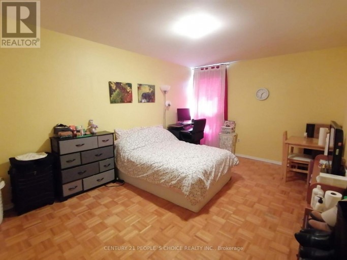 14 - 23 FOUR WINDS DRIVE, Toronto (York University Heights), Ontario, M3J1K7