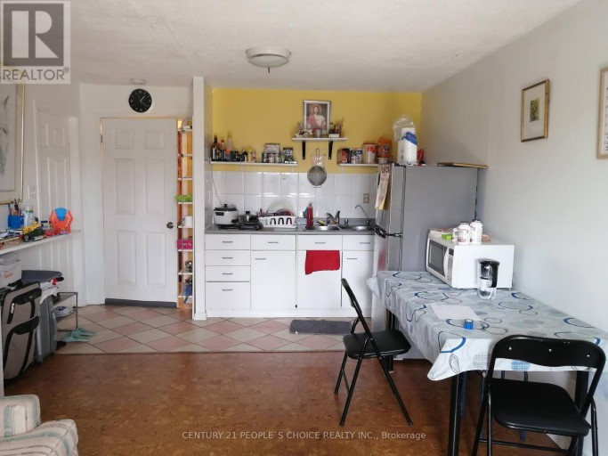 14 - 23 FOUR WINDS DRIVE, Toronto (York University Heights), Ontario, M3J1K7