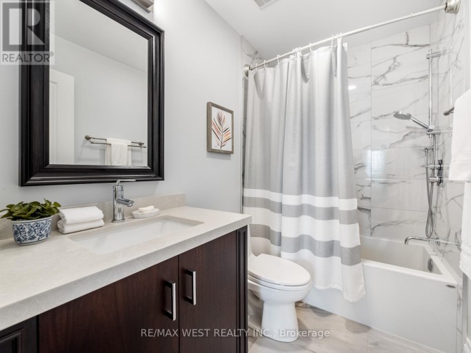 5 PAULA BOULEVARD, Toronto (Alderwood), Ontario, M8W4B5