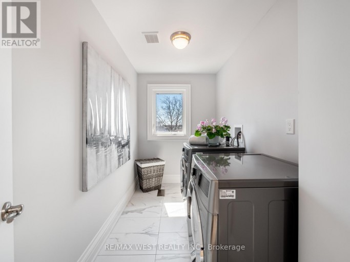 5 PAULA BOULEVARD, Toronto (Alderwood), Ontario, M8W4B5