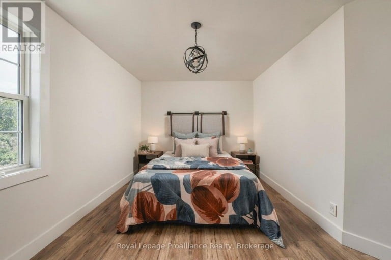 16 BONISTEEL ROAD, Quinte West (Sidney Ward), Ontario, K8P5V8