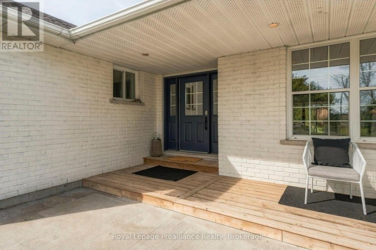 16 BONISTEEL ROAD, Quinte West (Sidney Ward), Ontario, K8P5V8