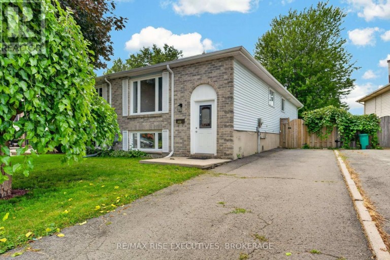385 MELANIE AVENUE, Kingston (East Gardiners Rd), Ontario, K7M8B2