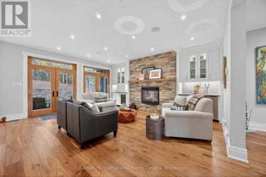 112 ARROWHEAD CRESCENT Blue Mountains Ontario photo 12