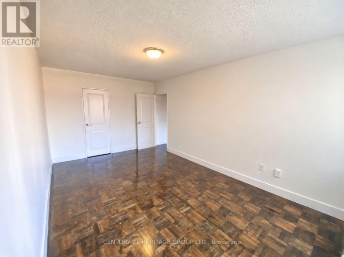 307 - 3101 EGLINTON AVENUE E, Toronto (Scarborough Village), Ontario, M1J2G4