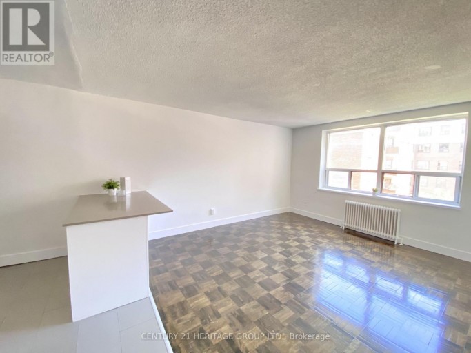 307 - 3101 EGLINTON AVENUE E, Toronto (Scarborough Village), Ontario, M1J2G4