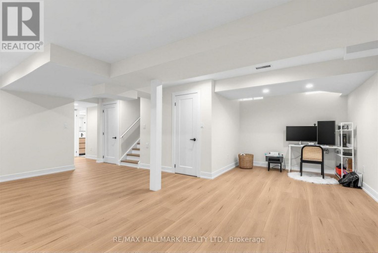 124 BARONS STREET, Vaughan (Kleinburg), Ontario, L4H3Y3