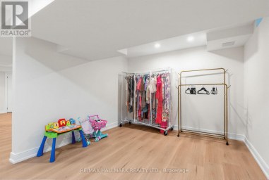 124 BARONS STREET Vaughan (Kleinburg) Ontario photo 22