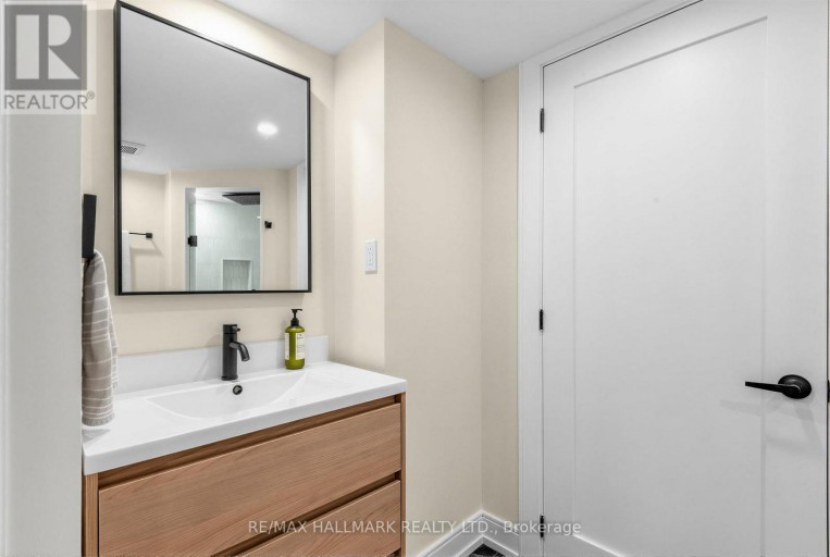 124 BARONS STREET, Vaughan (Kleinburg), Ontario, L4H3Y3