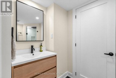 124 BARONS STREET Vaughan (Kleinburg) Ontario photo 24