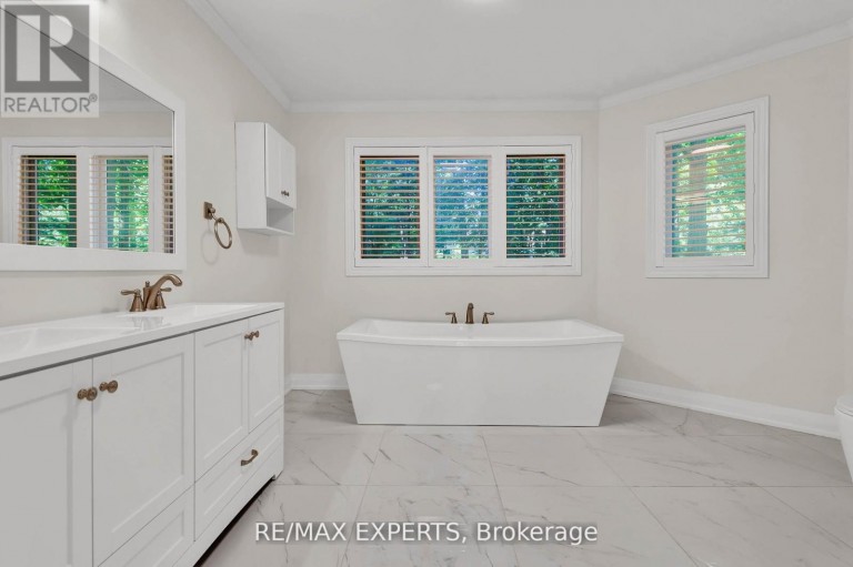 14 ALANA DRIVE, Springwater (Centre Vespra), Ontario, L9X0S2