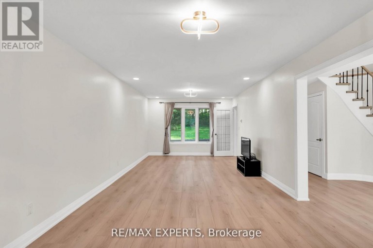 14 ALANA DRIVE, Springwater (Centre Vespra), Ontario, L9X0S2