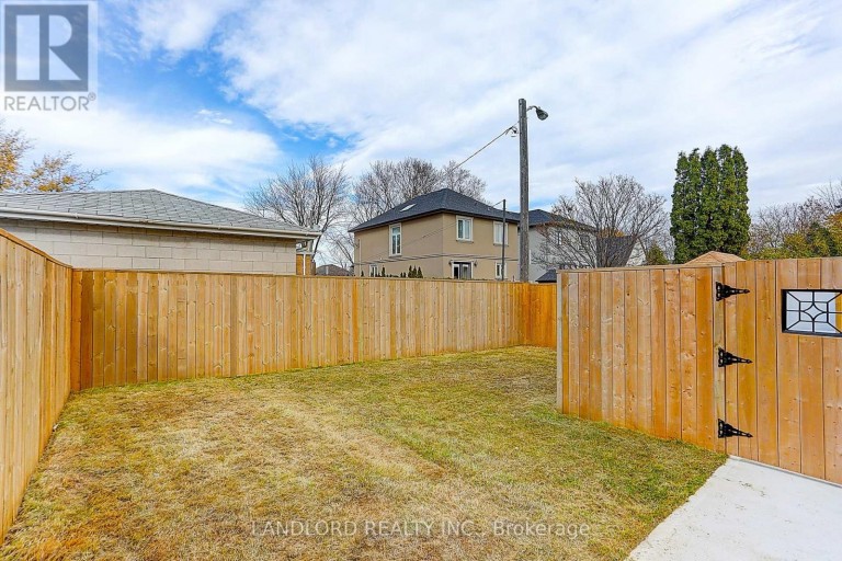 LOWR RR - 2004 LAWRENCE AVENUE W, Toronto (Weston), Ontario, M9N1H4