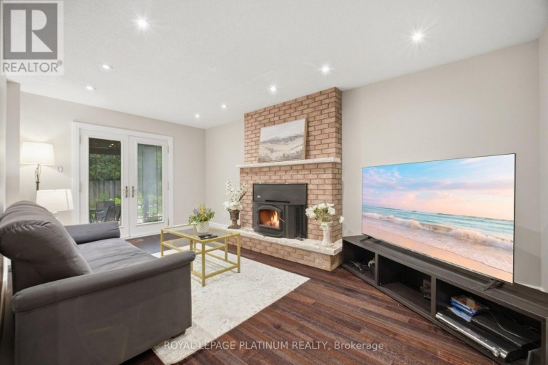 2542 POLLARD DRIVE, Mississauga (Erindale), Ontario, L5C3H1