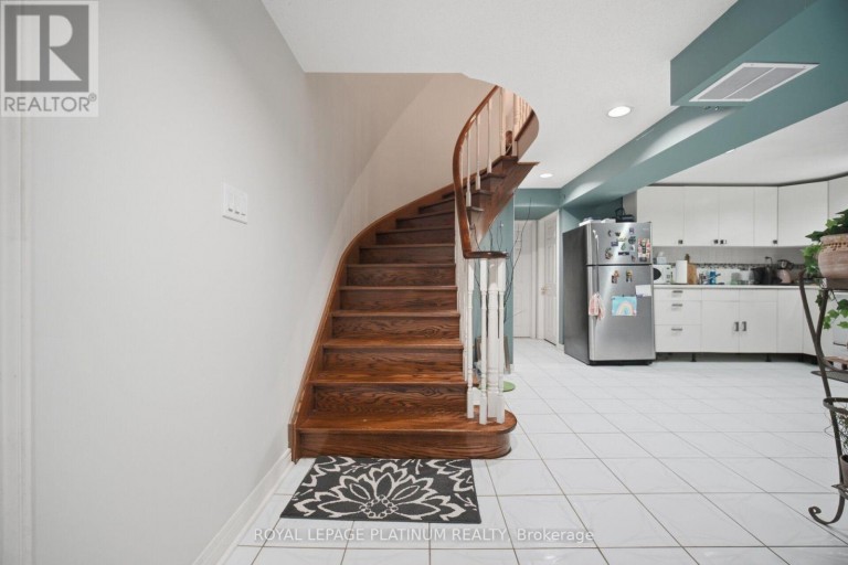 2542 POLLARD DRIVE, Mississauga (Erindale), Ontario, L5C3H1