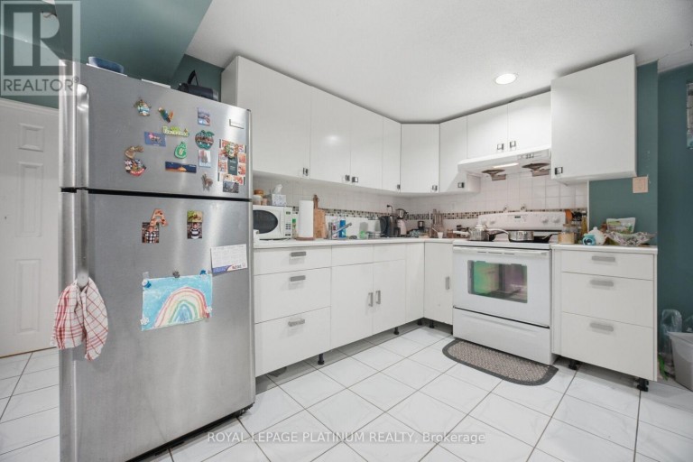2542 POLLARD DRIVE, Mississauga (Erindale), Ontario, L5C3H1