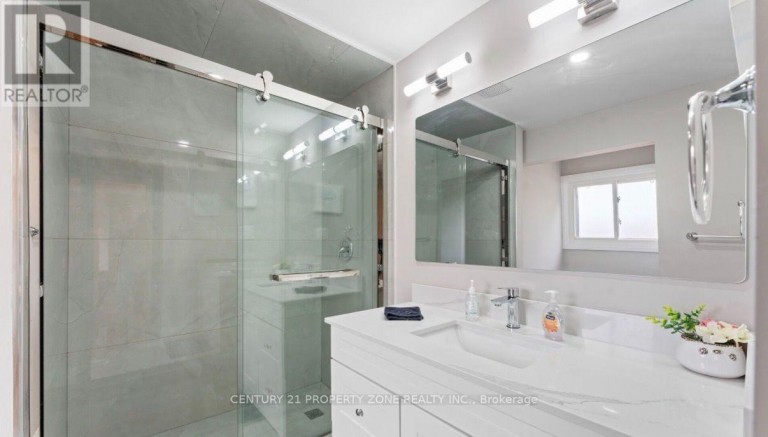 4 BORDEN HILL COURT, Brampton (Central Park), Ontario, L6S3K7