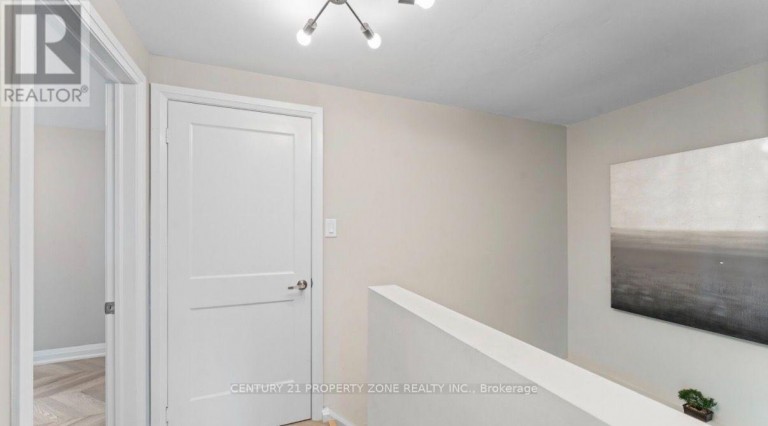 4 BORDEN HILL COURT, Brampton (Central Park), Ontario, L6S3K7
