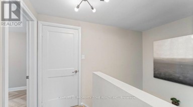 4 BORDEN HILL COURT Brampton (Central Park) Ontario photo 9