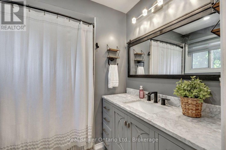 630 COGNAC CRESCENT, Pickering (Amberlea), Ontario, L1X1L9