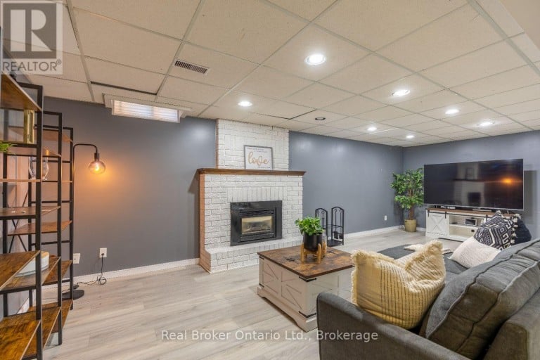630 COGNAC CRESCENT, Pickering (Amberlea), Ontario, L1X1L9