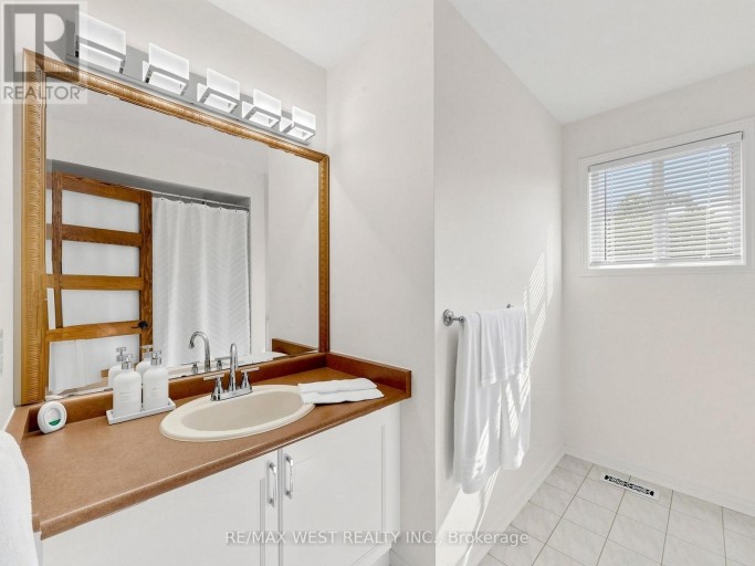 63 ECHO RIDGE CRESCENT, Vaughan (Sonoma Heights), Ontario, L4H2K1