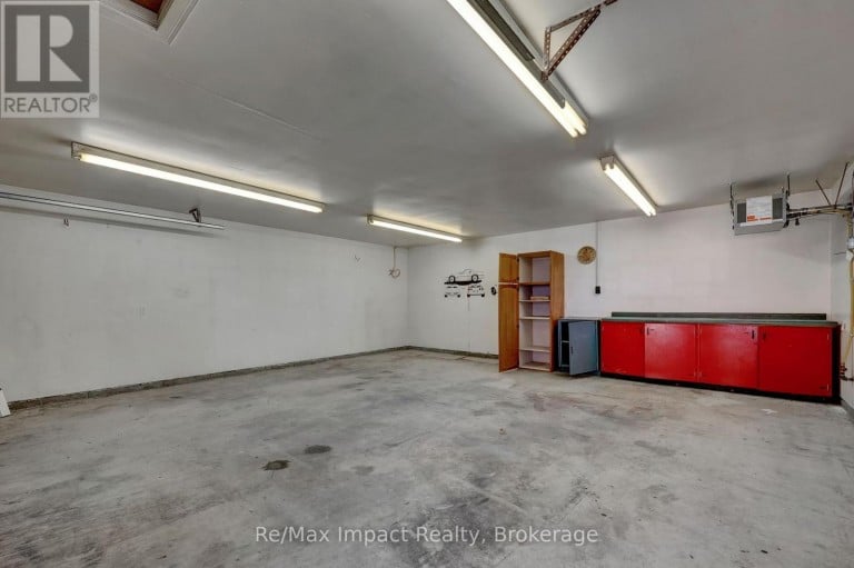 702 WESTDALE COURT, Oshawa (Northglen), Ontario, L1J5B5