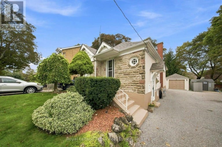 126 LAUDER ROAD, Oshawa (O'Neill), Ontario, L1G2H6