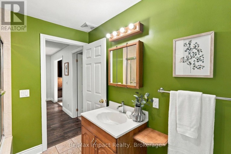 172 ROXBOROUGH AVENUE, Oshawa (O'Neill), Ontario, L1G5W5