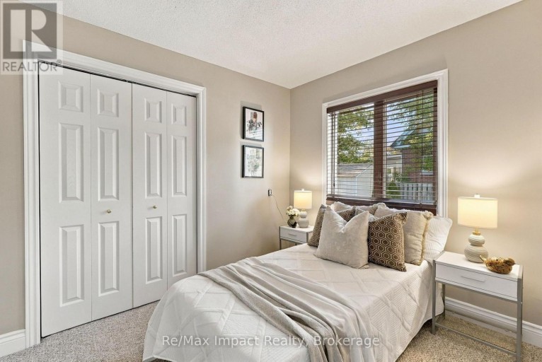 172 ROXBOROUGH AVENUE, Oshawa (O'Neill), Ontario, L1G5W5