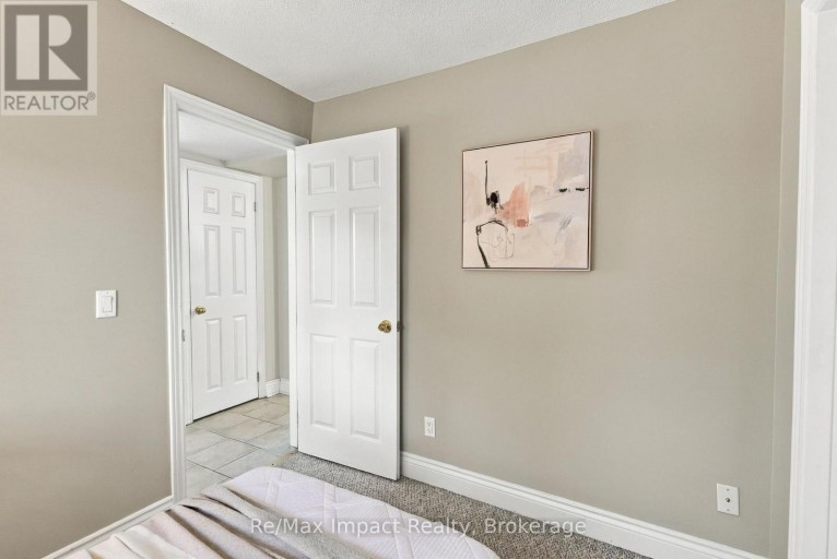 172 ROXBOROUGH AVENUE, Oshawa (O'Neill), Ontario, L1G5W5